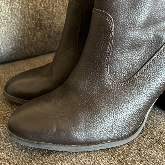 Luca Lane Kat Brown Fold Over
Bootie Size 11 - Picture 9 of 15